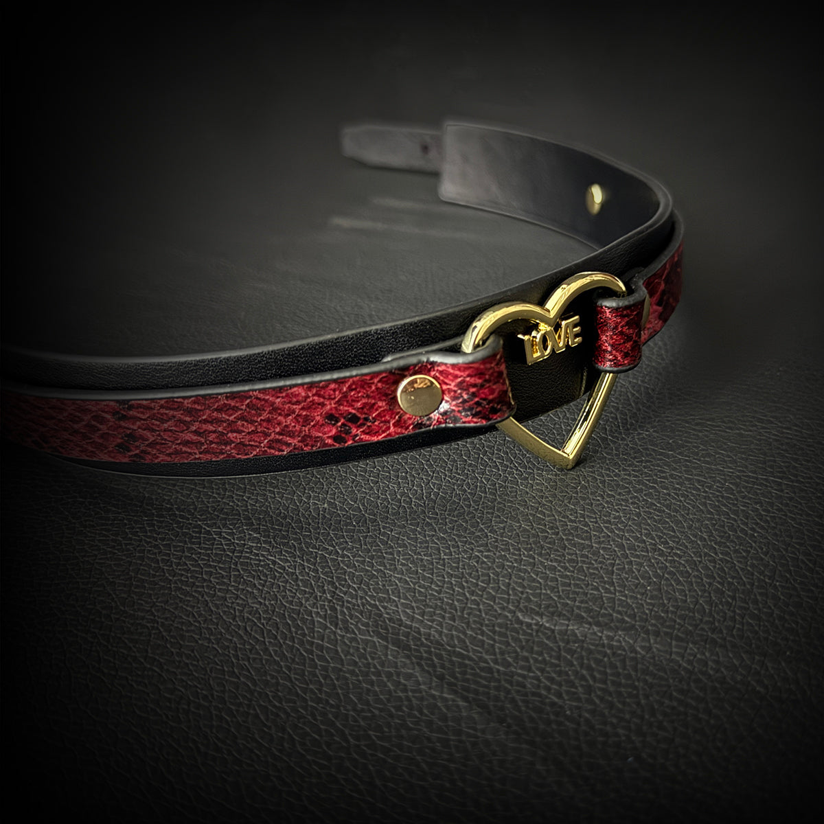 Daluse Gold Heart Ring Red Black Snake Pattern Double Leather Choker Collar Necklace
