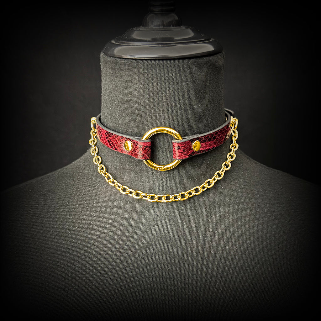 Daluse Gold Ring Chain Collar Red Snake Pattern Leather Choker Necklace