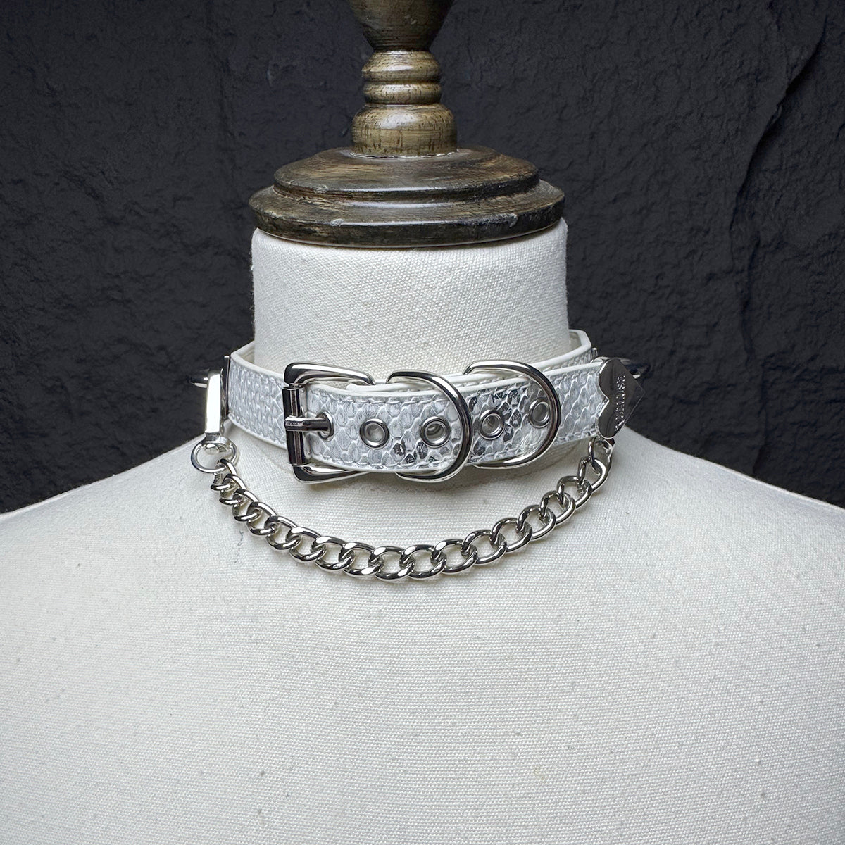 Daluse Snake Pattern Leather Silver Chain Adjustable Choker Necklace Collar
