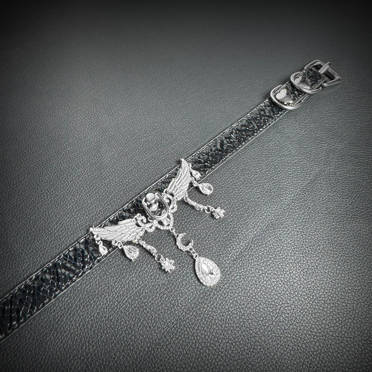 Daluse Crushed Ice Pattern Black Leather Choker Angel Wing Crystal Pendant Adjustable Collar Necklace