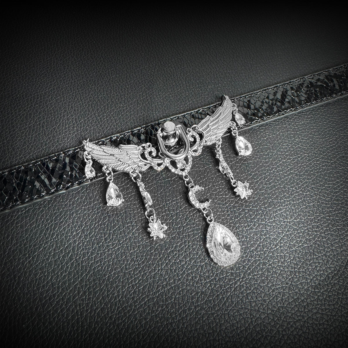 Daluse Crushed Ice Pattern Black Leather Choker Angel Wing Crystal Pendant Adjustable Collar Necklace