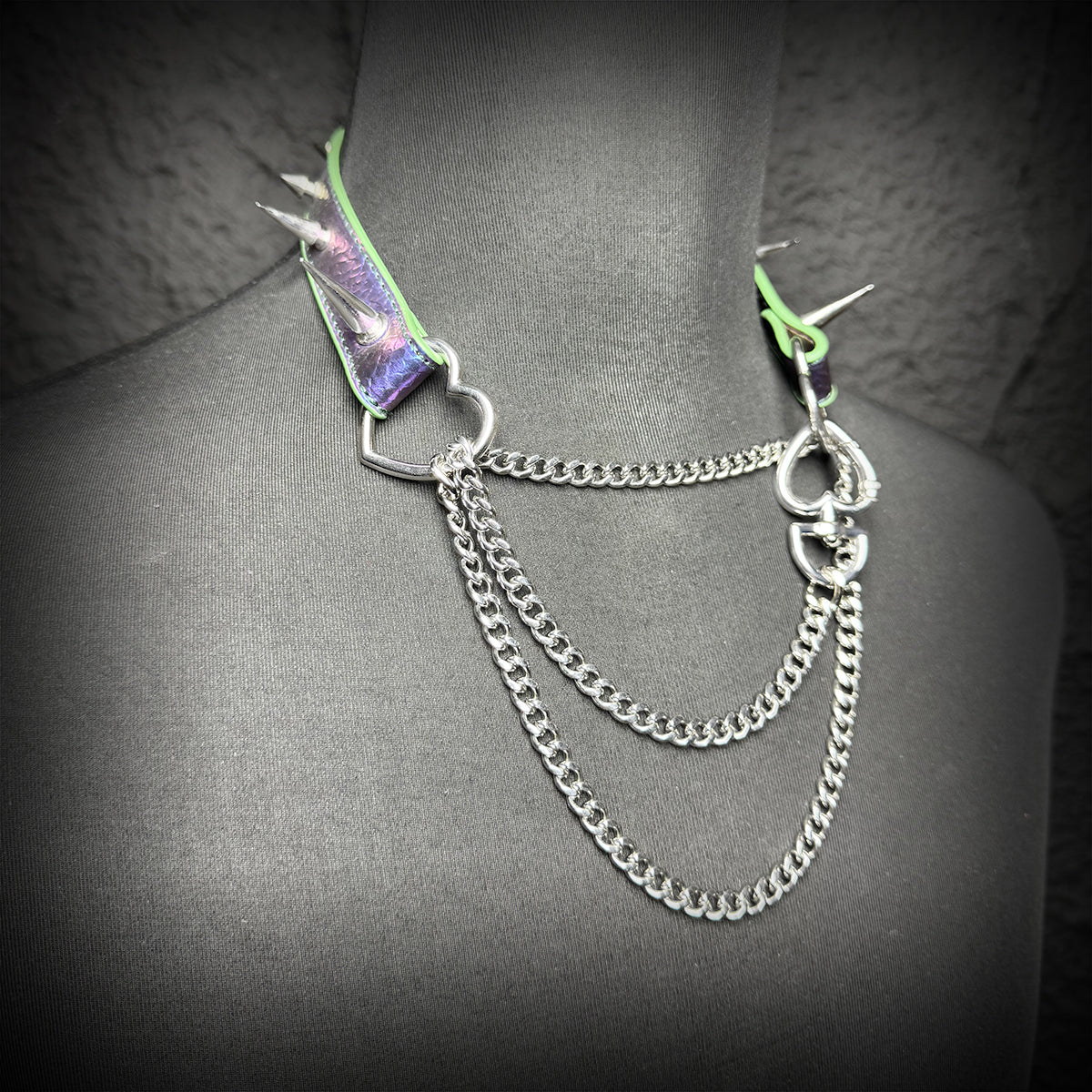 Daluse Colorful Color Changing Leather Rivet HeartShaped Clasp Choker Single Titanium Steel Chain Adjustment Collar Necklace