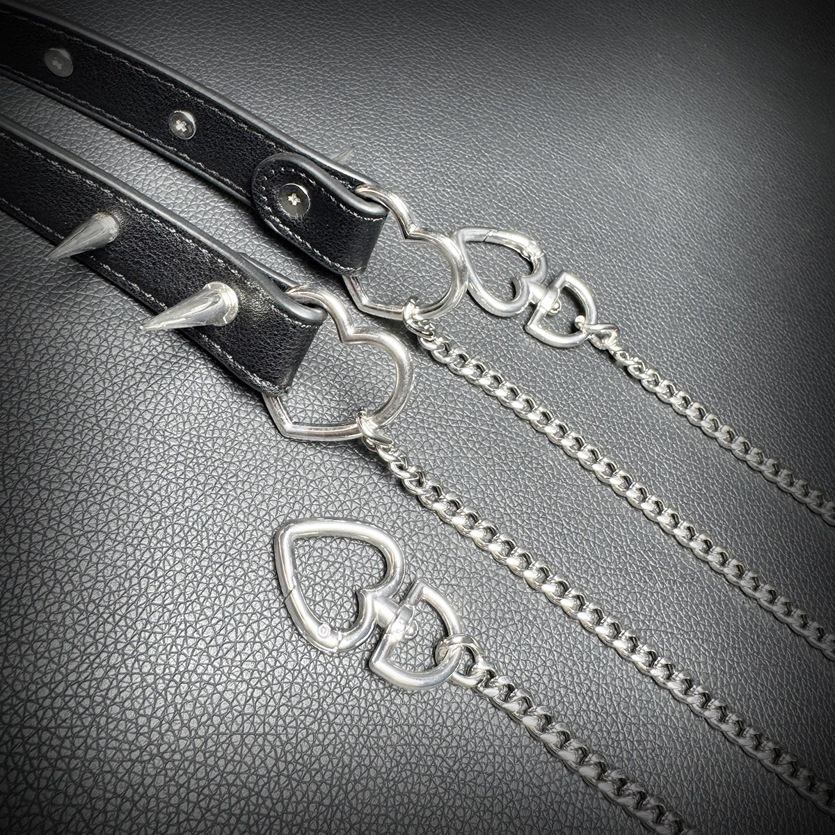 Daluse Riveted Heart Shaped Leather Choker with Titanium Double Chain Adjustment Collar Necklace