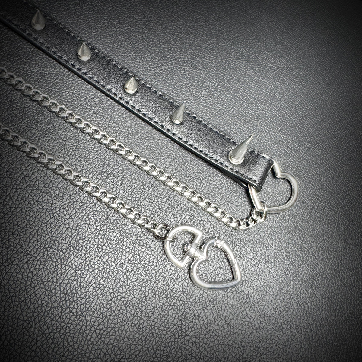Daluse Riveted HeartShaped Buckle Leather Choker Single Titanium Chain Versatile Collar Necklace