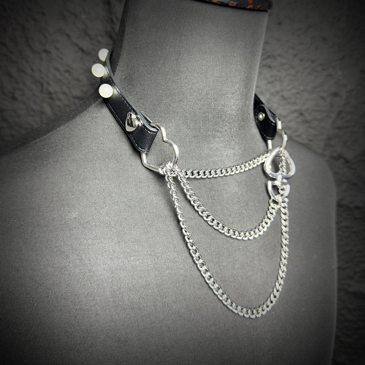 Daluse Pearl Heart Shaped Buckle Leather Choker Single Titanium Chain Versatile Fashion Collar Necklace