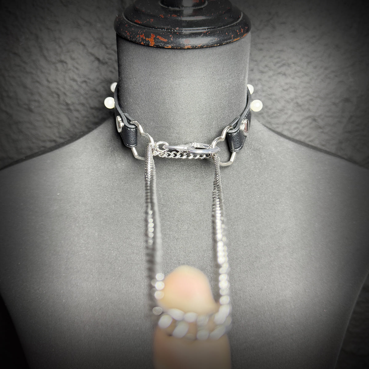Daluse Pearl Heart Shaped Buckle Leather Choker Single Titanium Chain Versatile Fashion Collar Necklace