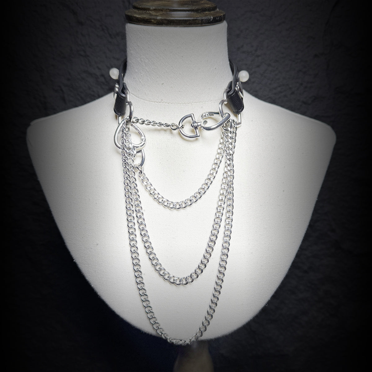 Daluse Pearl Heart Shaped Leather Choker with Titanium Double Chain Adjustment Collar Necklace